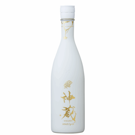 Bouteille de saké Kagura White de la maison Matsui
